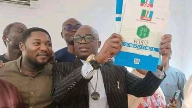 2023: Fr. Alia Picks Nomination Forms for Benue Guber Race