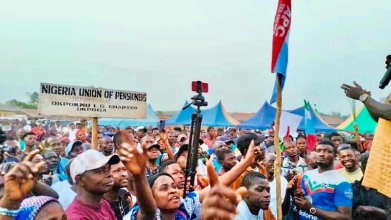 Fr.-Alia-Promises-to-Revitalize-Factories-As-APC-Campaign-Tour-Hits-Ado-Okpokwu-Ogbadibo-2